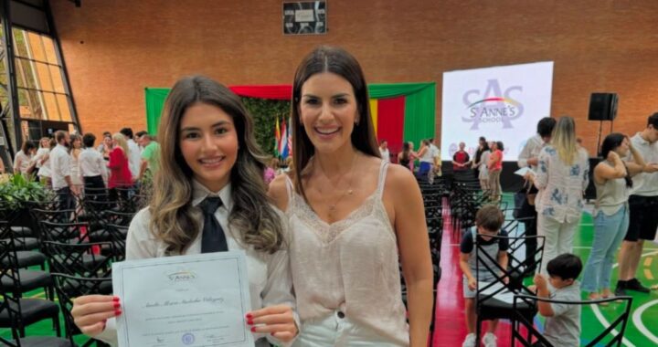 Amparo Velázquez se mostró orgullosa de su hija