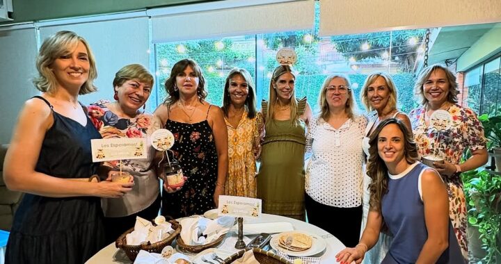 Sanie López realizó su «Baby shower» con su familia