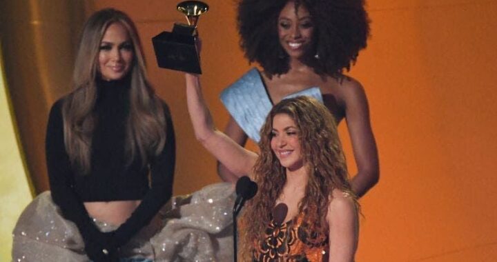 Shakira regresa a los GRAMMYs en su cumple y recibe distinción