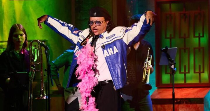 Merengue a todo ritmo: Elvis Crespo encendió el Coliseo de Puerto Rico