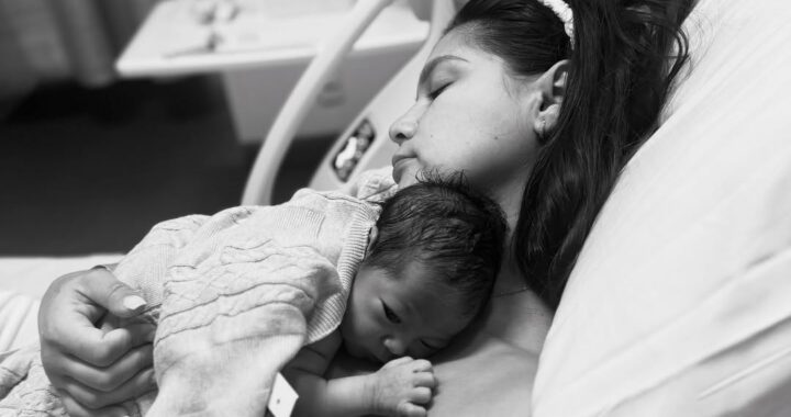 Thelma Ortigoza presenta con orgullo a su primer hijo: “Liam ya está en casa”