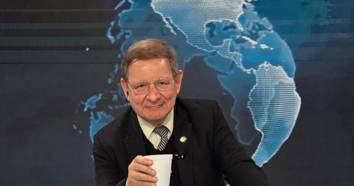 Carlos Martini se incorpora a la Academia Paraguaya de la Lengua con un homenaje