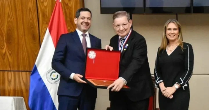 El Congreso distingue a Carlos Martini con uno de sus mayores honores