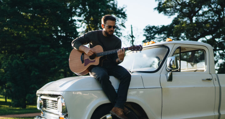 Iván Zavala regresa con “Basado en Hechos Reales” y once nuevas canciones