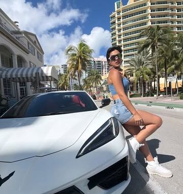 Ayelén Alfonso pisa fuerte en Miami entre hits y autos de lujo