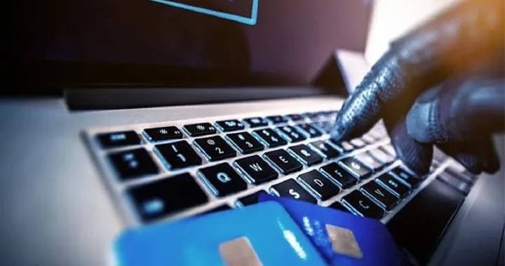 Denuncian a dos tiktokers por estafa, engañaban con cuentas falsas de menores