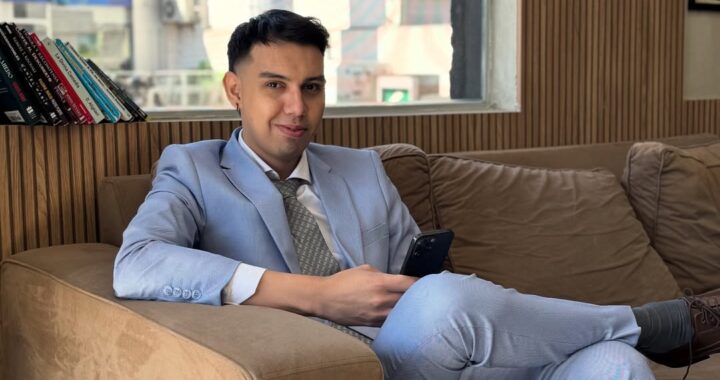 Elías Pérez bajo la lupa, mujer interrumpe su programa con reclamo explosivo