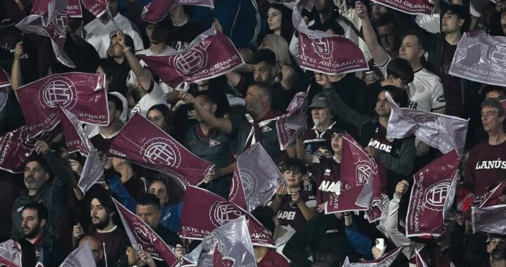 ¡Mi país, mi país! Hinchas de Lanús y Atlético Mineiro enamorados de Paraguay