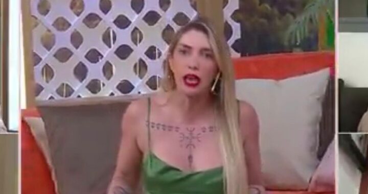 Carmiña Masi se arrodilló en la TV argentina y volvió a pedir disculpas en medio de la polémica