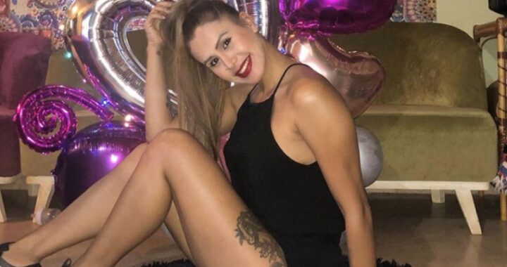 Jessica Sly sorprende al revelar por qué decidió quitarse los implantes