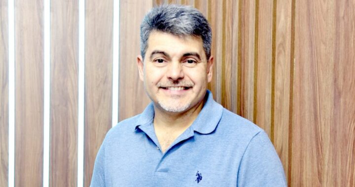 Luis Bareiro sugiere que el mejor regalo para mamá es una transferencia