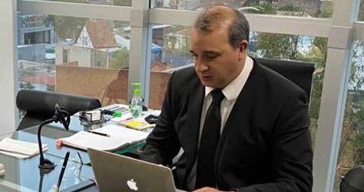 Condenan a tres años de cárcel a un abogado por extorsionar a una exmiss