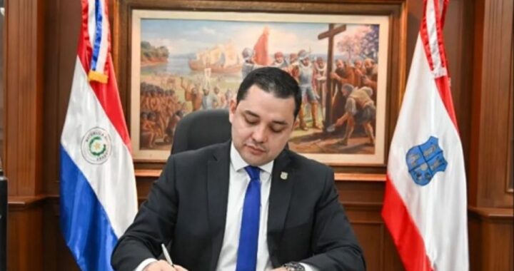 Luis Bello depositó su voto y destacó el compromiso ciudadano