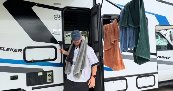 Renato Prono recorre las rutas norteamericanas en motorhome para alentar a Paraguay