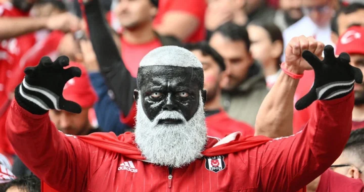 El hincha turco que causa furor en el Mundial y ya espera a la Albirroja