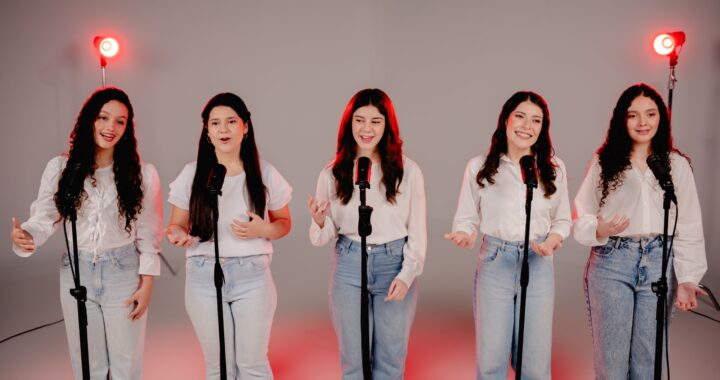 Las voces de «Musas» emocionan al país con una versión a capela del Himno Nacional