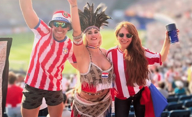 La emperatriz del mundial deslumbró con su look