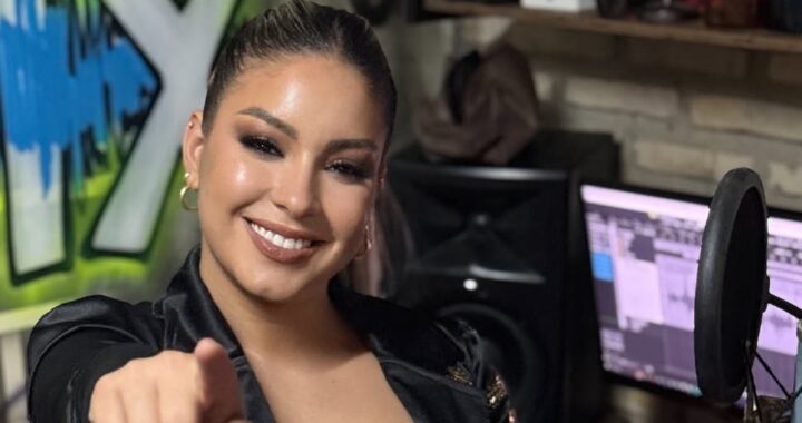 Fátima Román deslumbró en las canchas y conmovió a sus seguidores por su aniversario en la música