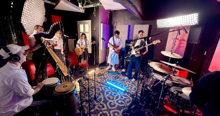 LUCE estrena la versión Live Session de «NÓMADA» junto al arpa de Lucas Zaracho