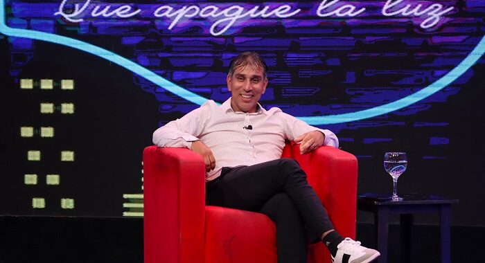 Pipino Cuevas brilló en la TV argentina y fue ovacionado en el programa de Guido Kaczka
