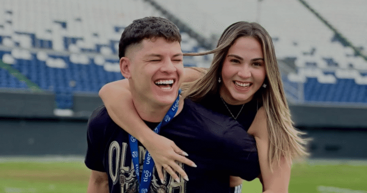 «Cachorro» Sánchez y su novia bailarina borraron sus fotos y desataron rumores de separación