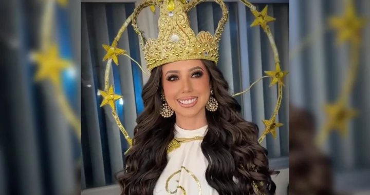 Miss Charm Paraguay causó revuelo al interpretar a la Virgen de Caacupé sobre el escenario