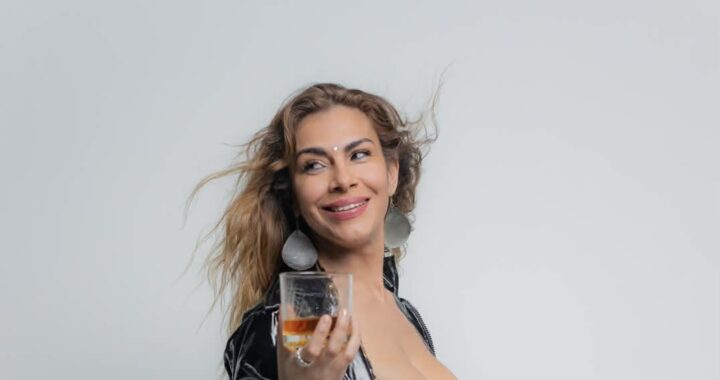 Lady Ana & The Band estrenó «Chupito de Pasión», su tema más adictivo